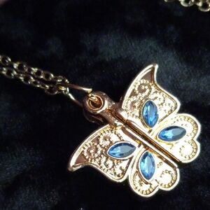 Butterfly Dsigns Gold Necklace with Blue Butterfly Pendant